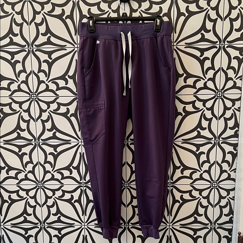 FIGS Zamora jogger scrub pants size S, purple jam
